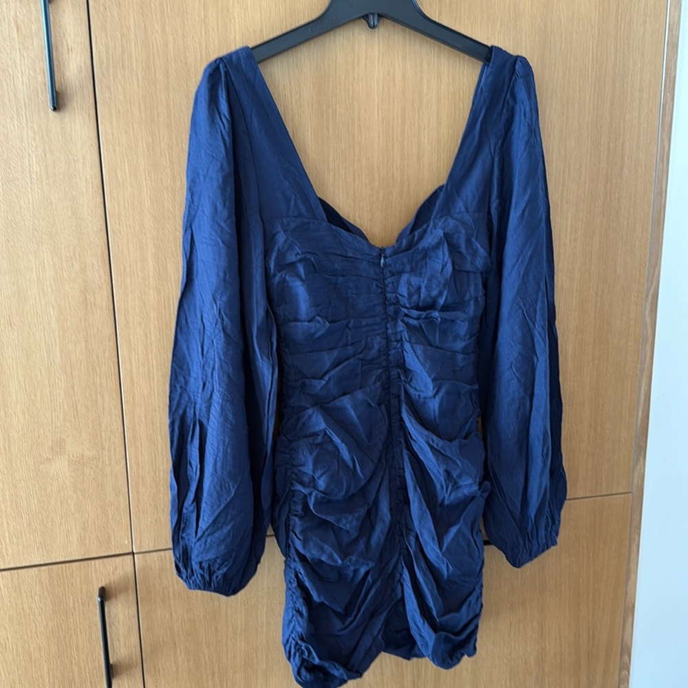 SHOWPO Kilian Mini Dress Ruched Long Sleeve Dress in Navy NEW WITH TAGS Size 4 - Picture 7 of 9